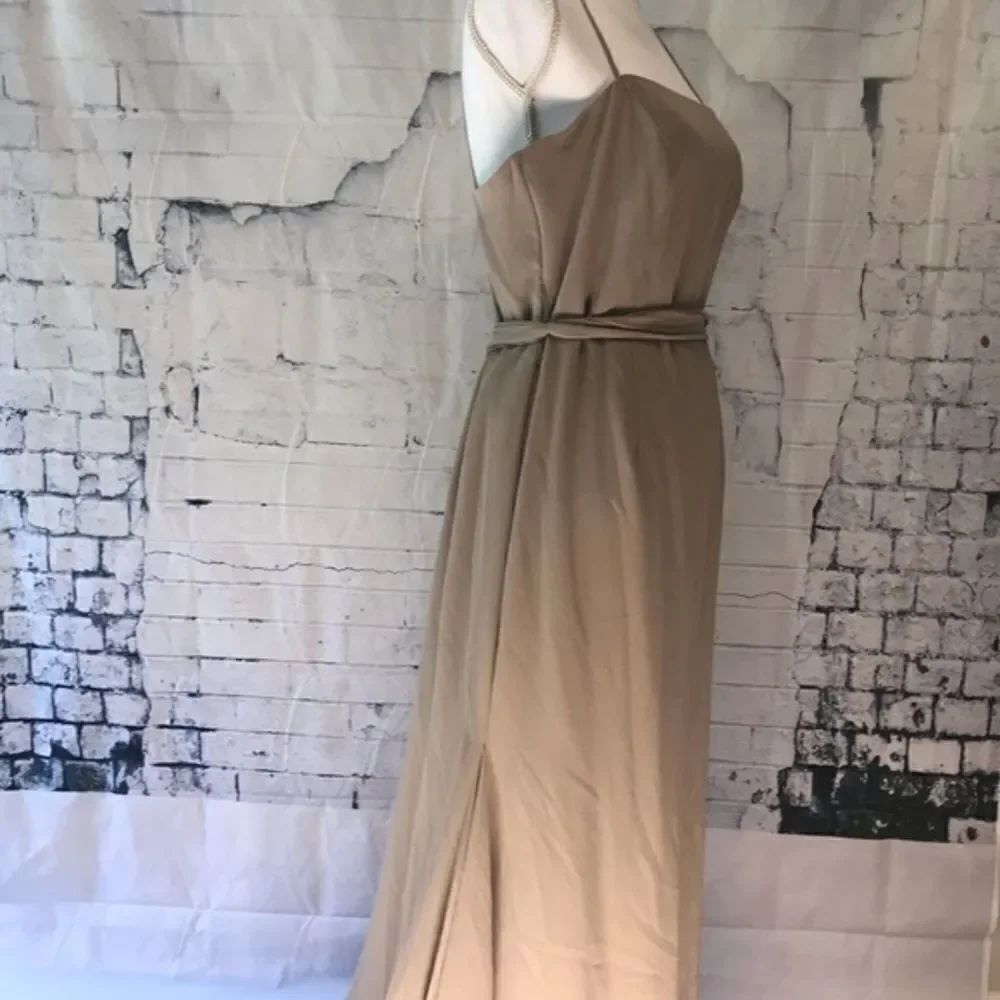 Formal dress   - Picture 4 of 8